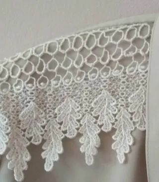 Camisa ISABELLE beige con encaje