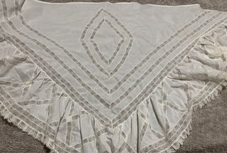 Manteleta de fallera antigua encaje y volantes