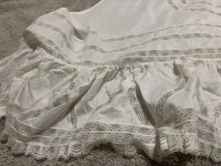 Manteleta de fallera antigua encaje y volantes