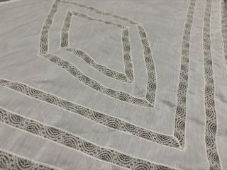 Manteleta de fallera antigua encaje y volantes