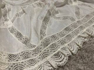 Manteleta de fallera antigua encaje y volantes