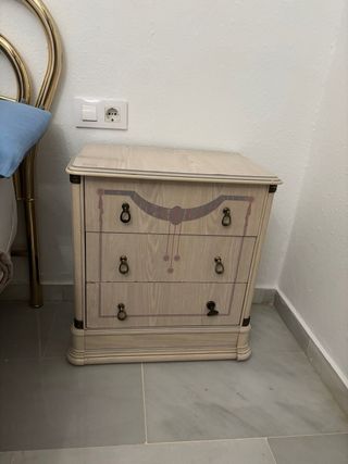 Armario y cómoda de madera