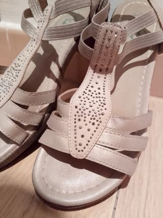 Sandalias beige talla 39