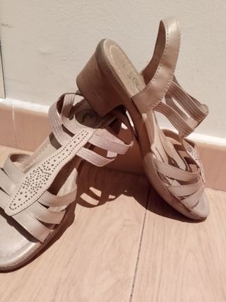 Sandalias beige talla 39