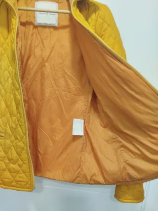 Chaqueta acolchada amarilla burberry