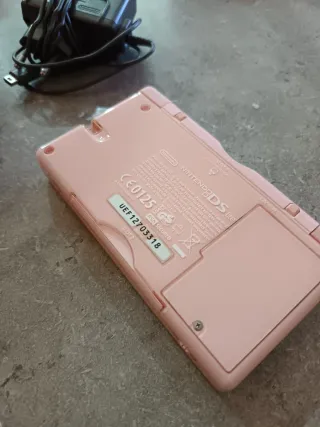 Nintendo DS Lite Rosa + Cargador