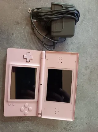 Nintendo DS Lite Rosa + Cargador