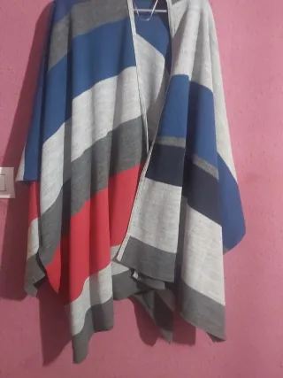 Chal/Poncho.Tricolor,Talla Única.Nuevo