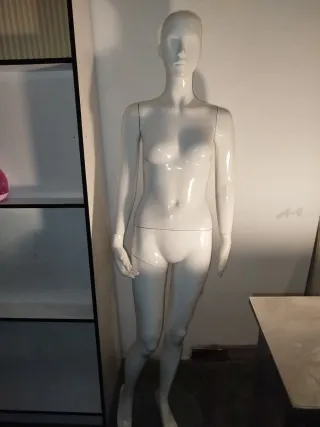 Maniquí de cuerpo entero