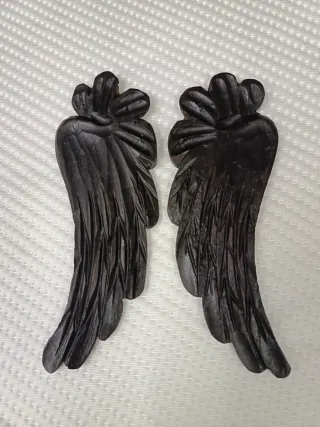 Alas talladas madera oscura