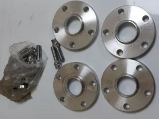 JUEGO DE SEPARADORES 2 CM CON TORNILLOS INCLUIDOS.