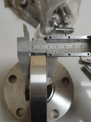 JUEGO DE SEPARADORES 2 CM CON TORNILLOS INCLUIDOS.