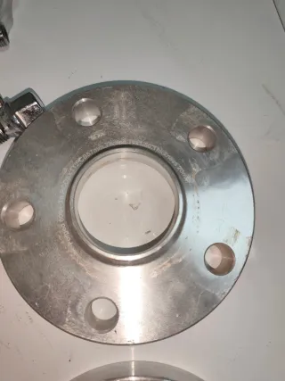 JUEGO DE SEPARADORES 2 CM CON TORNILLOS INCLUIDOS.