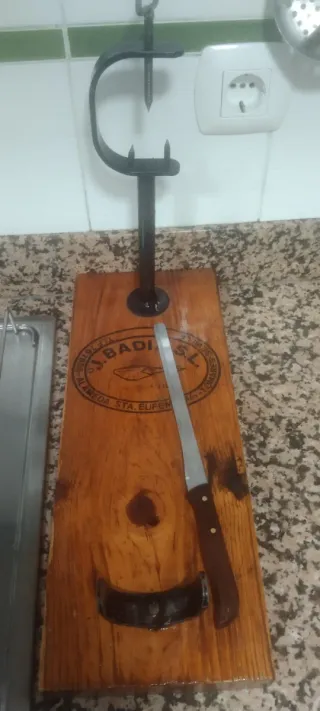 Jamonero Profesional Huelva con cuchillo