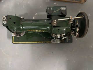 Máquina de coser Refrey CL317