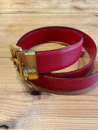 Cintura in pelle Louis Vuitton rossa con fibbia dorata