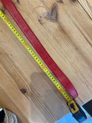 Cintura in pelle Louis Vuitton rossa con fibbia dorata