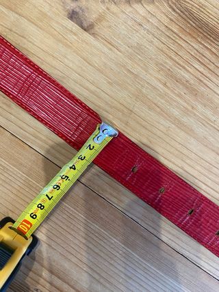 Cintura in pelle Louis Vuitton rossa con fibbia dorata