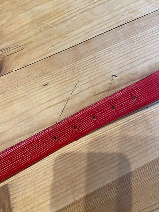 Cintura in pelle Louis Vuitton rossa con fibbia dorata