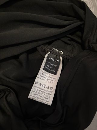 Vestido negro tirantes drapeado