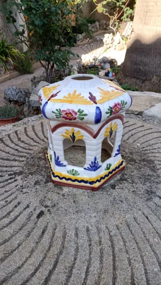 Cerámica decorativa pintada a mano