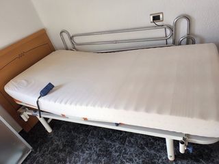Cama ortopédica eléctrica casi nueva