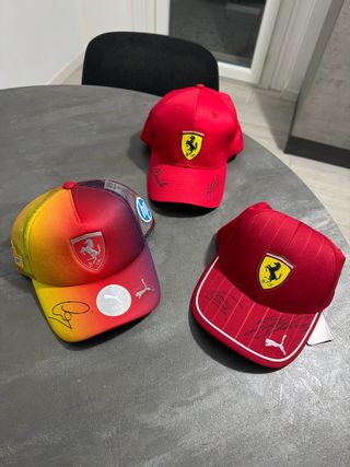 Cappelli Ferrari Autografati