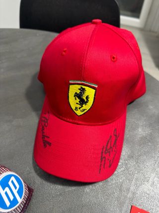 Cappelli Ferrari Autografati