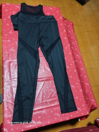 Conjunto deportivo leggins y top