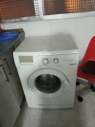 Lavadora Rommer funciona muy bien .