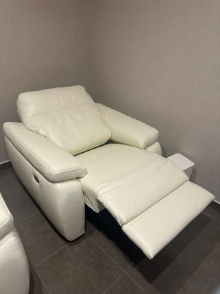 Poltrona reclinabile in pelle bianca