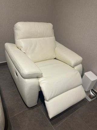 Poltrona reclinabile in pelle bianca