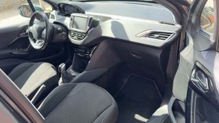 Peugeot 208 1.2 - Impecable, correa cambiada !