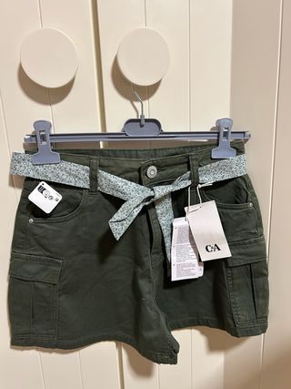 Pantalón corto C&A verde militar