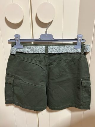 Pantalón corto C&A verde militar