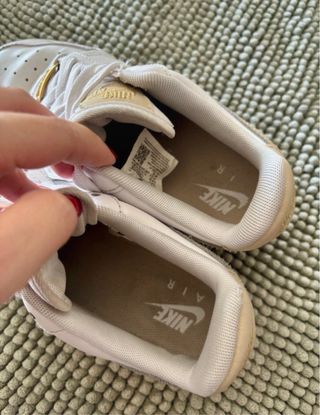 Nike Air Force 1 Low Mujer Beige/Blanco/dorado