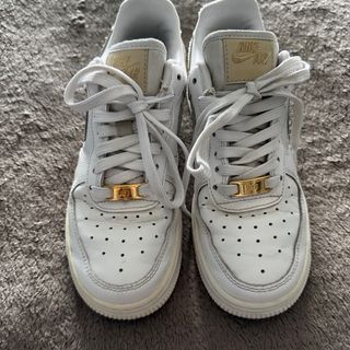 Nike Air Force 1 Low Mujer Beige/Blanco/dorado