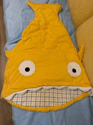 Saco tiburón bebé naranja 20€ los dos. O 10€ cada