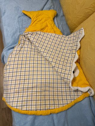 Saco tiburón bebé naranja 20€ los dos. O 10€ cada