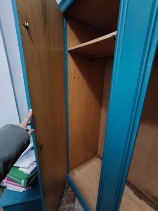 Dormitorio: Armario, Mesilla y Mesa