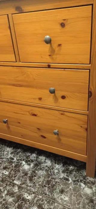 Cómoda de madera con 8 cajones