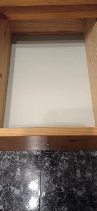 Cómoda de madera con 8 cajones