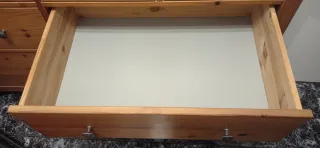 Cómoda de madera con 8 cajones