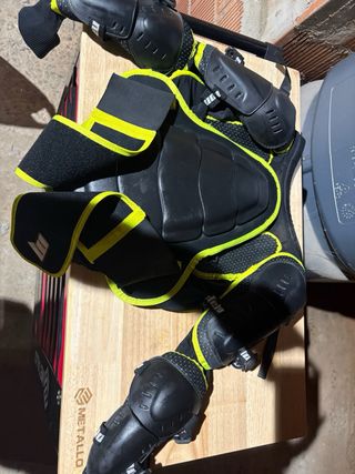 Protección moto niño con casco incluido