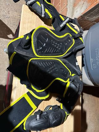 Protección moto niño con casco incluido