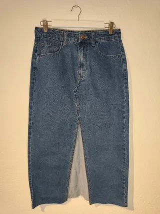 Lote M: Blazer Negro + 2 Faldas y Short