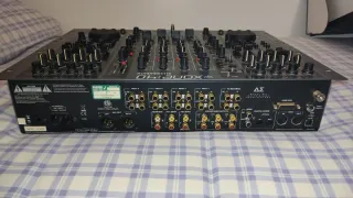 Mesa de mezclas Allen & Heath Xone:4D