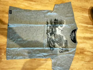 12 Camisetas de diversas marcas