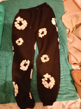 Sudadera Denim Tears Negra Flores Blancas