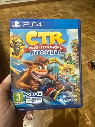 Consola PS4 Pro Negra + Juego CTR